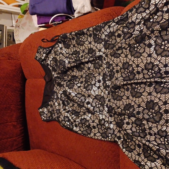 Dress - Picture 3 of 3